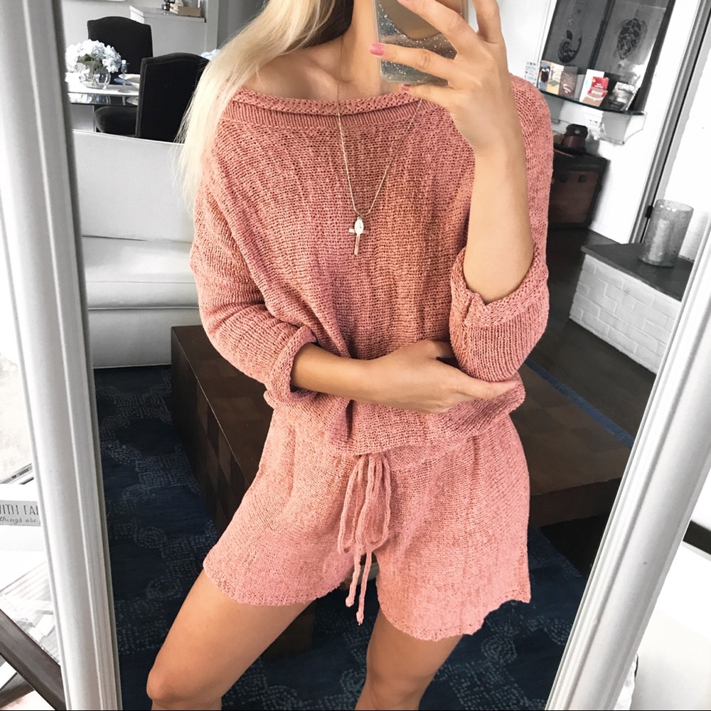 🆕 ROSE KNIT CAPRI SLEEVE OPEN SHOULDER ROMPER! - Picture 2 of 10